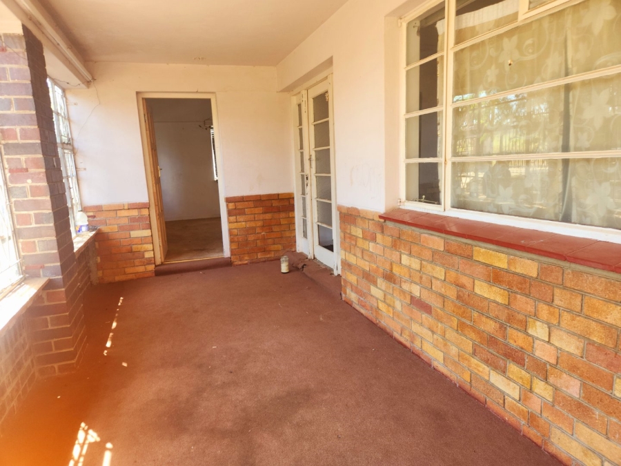  Bedroom Property for Sale in Kroonheuwel Free State